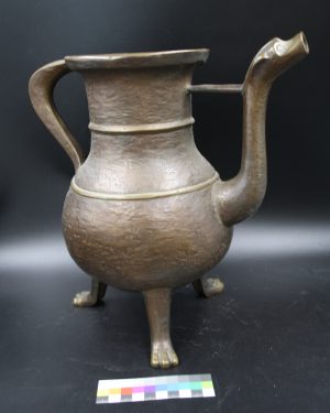 Stegkanne aus Bronze