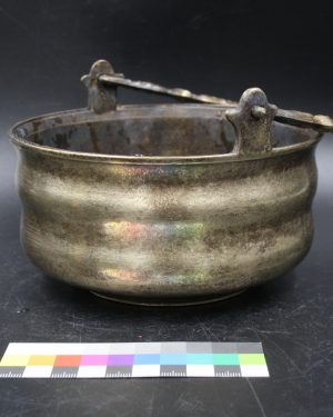 kleiner Kessel aus Bronze