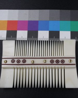 Dreilagenkamm Nyköping verziert