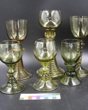 Renaissanceglas beschädigt